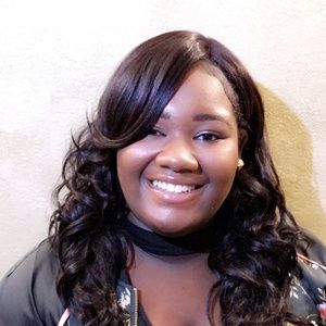 Meet your Posher, Deajenea